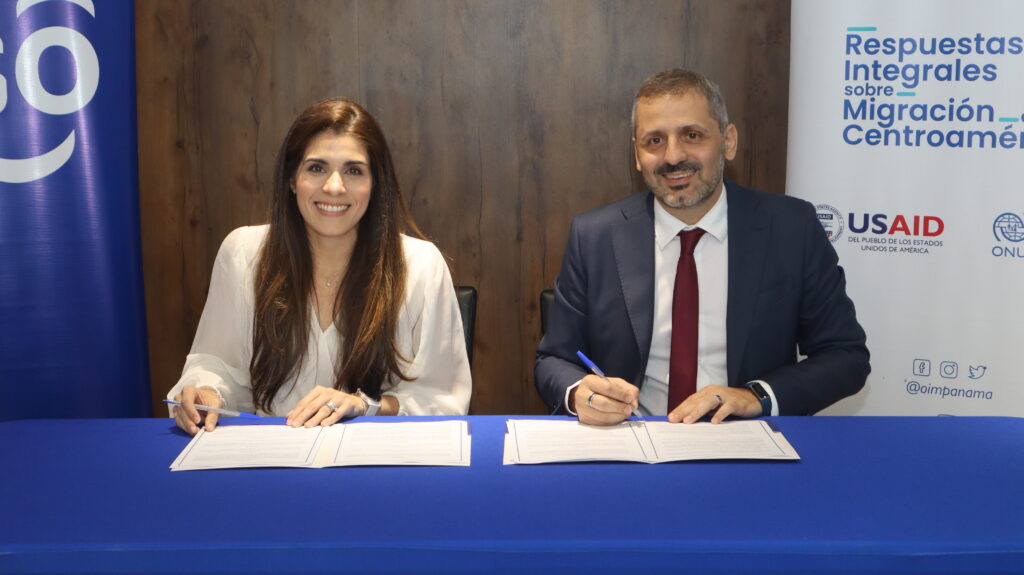OIM y Tigo firman acuerdo de cooperación para fomentar la integración socioeconómica de personas migrantes en Panamá